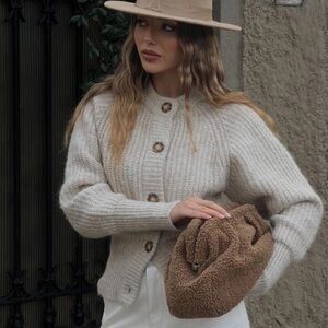 ZARA viral knit beige cardigan | worn once | size Small | pregnancy clean up